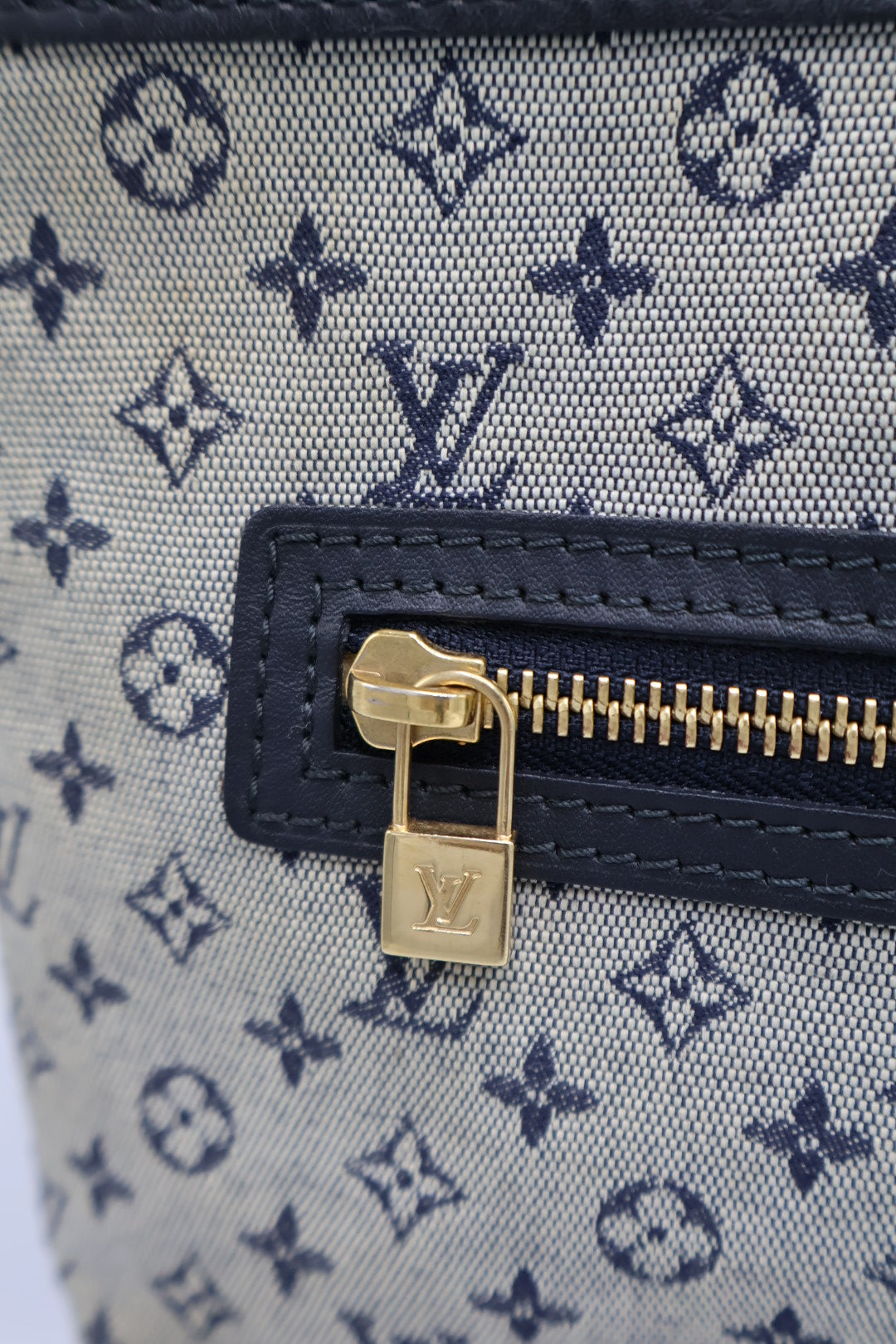 LOUIS VUITTON MINI LUCILLE PM