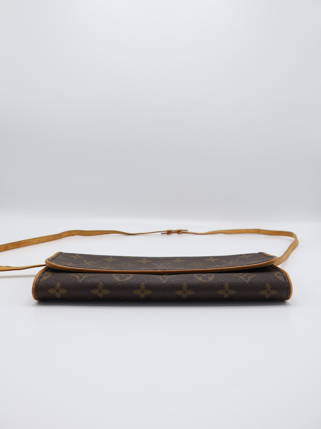 LOUIS VUITTON POCHETTE TWIN