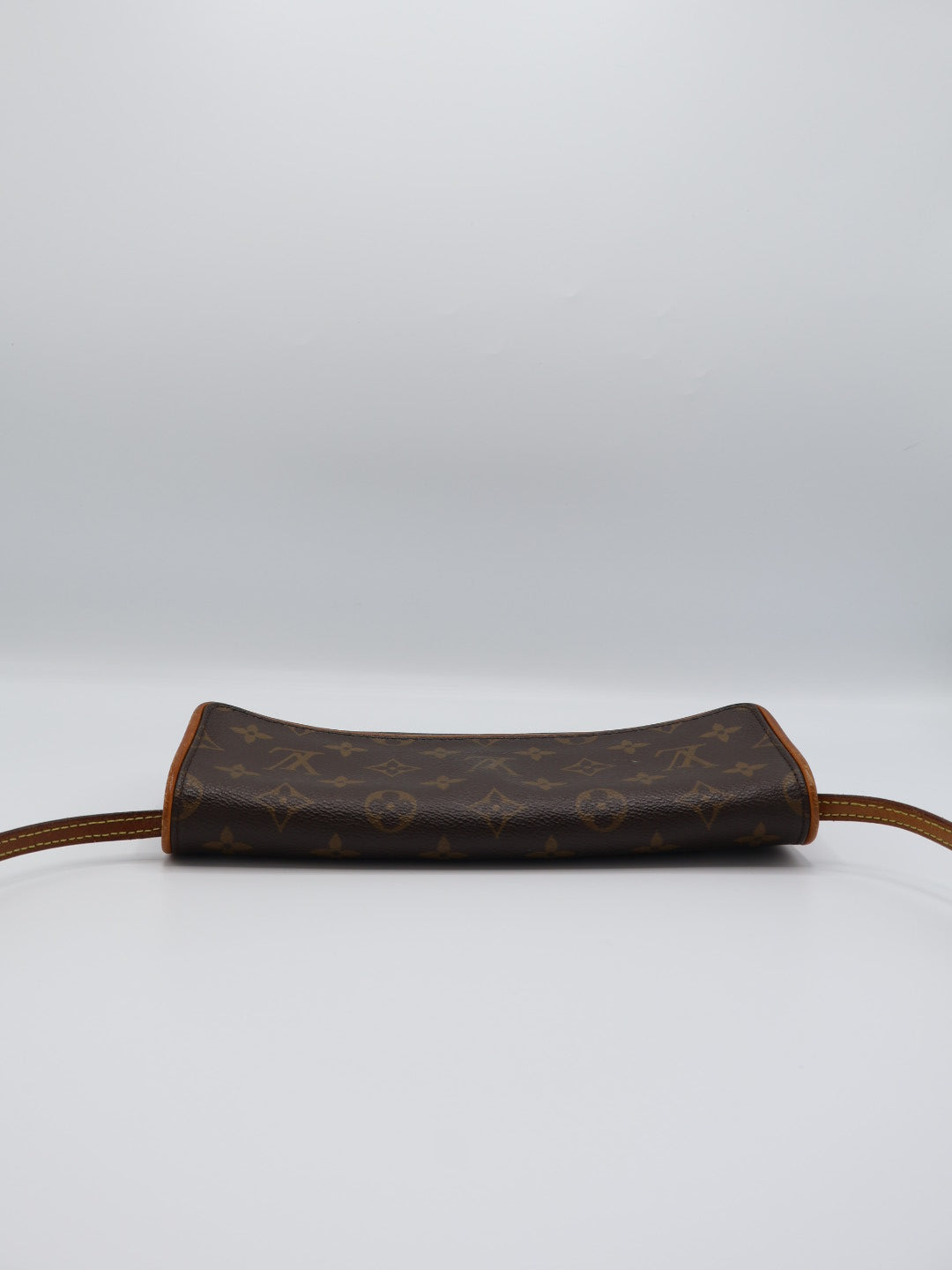 LOUIS VUITTON POCHETTE TWIN