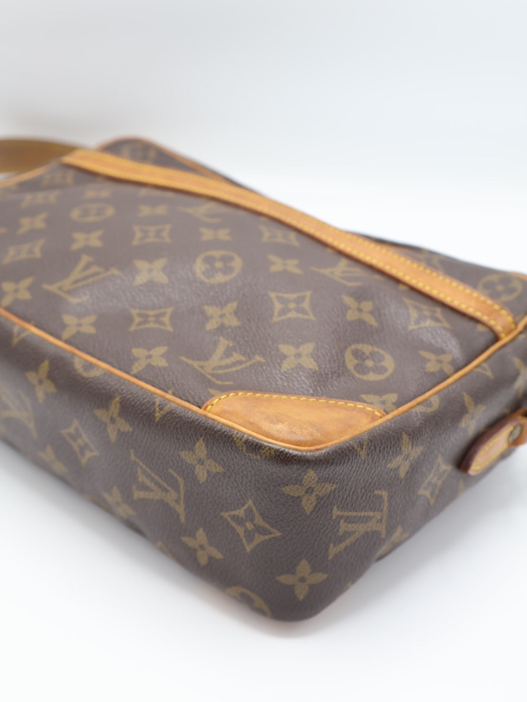 LOUIS VUITTON TROCADERO 30