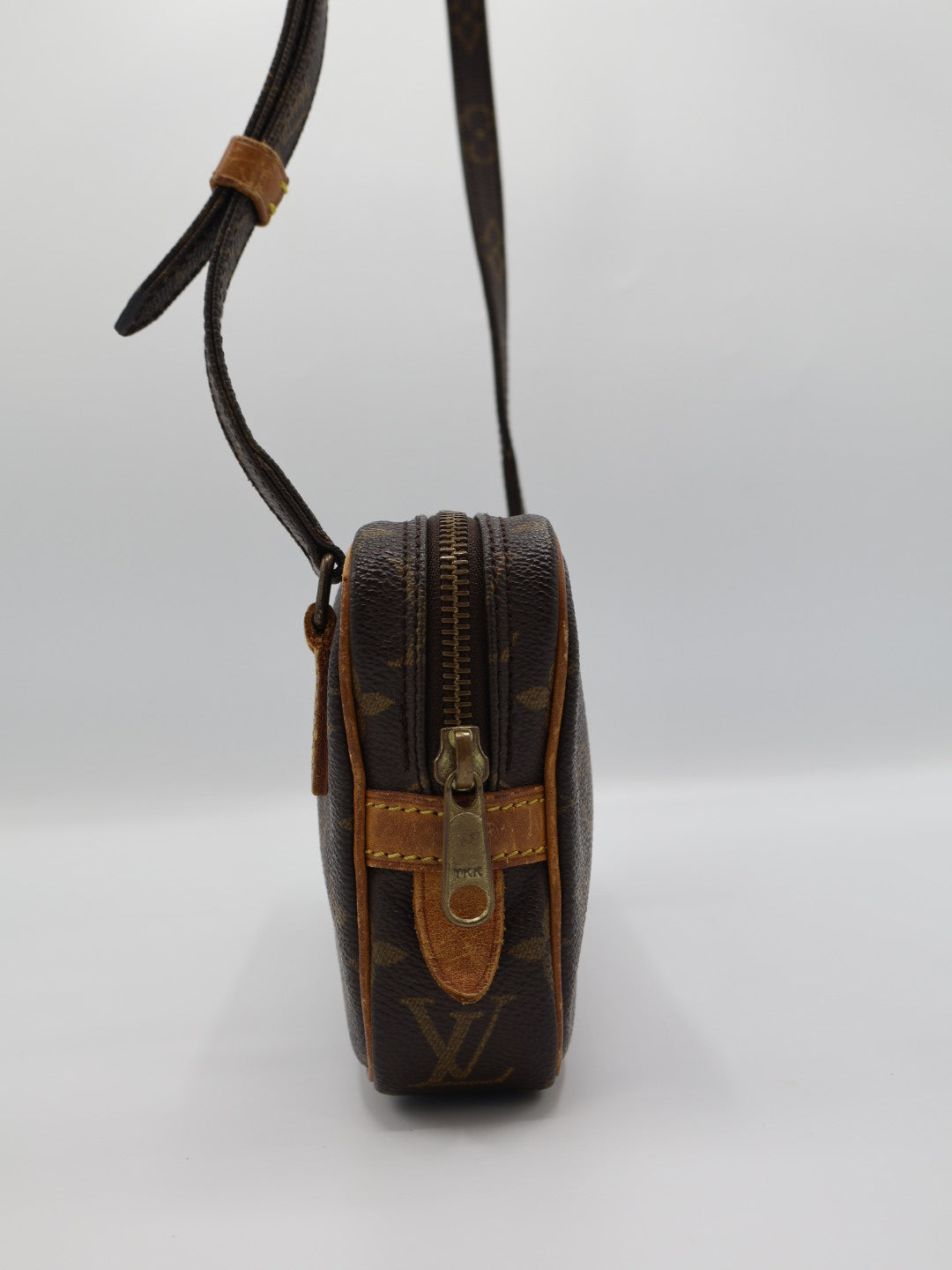 LOUIS VUITTON MARLY BANDOULIÈRE