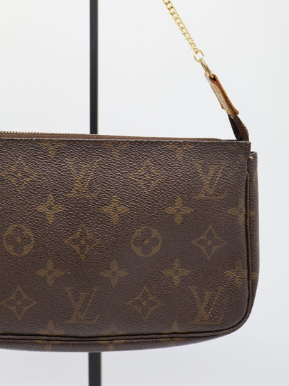 LOUIS VUITTON POCHETTE