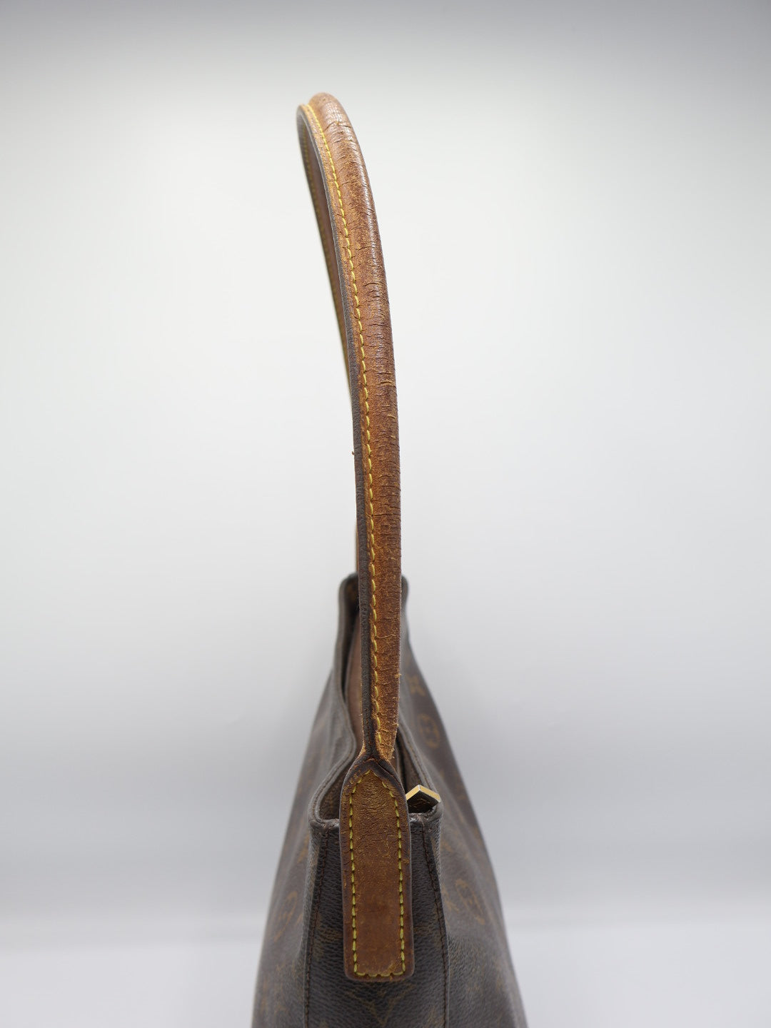 LOUIS VUITTON LOOPING GM