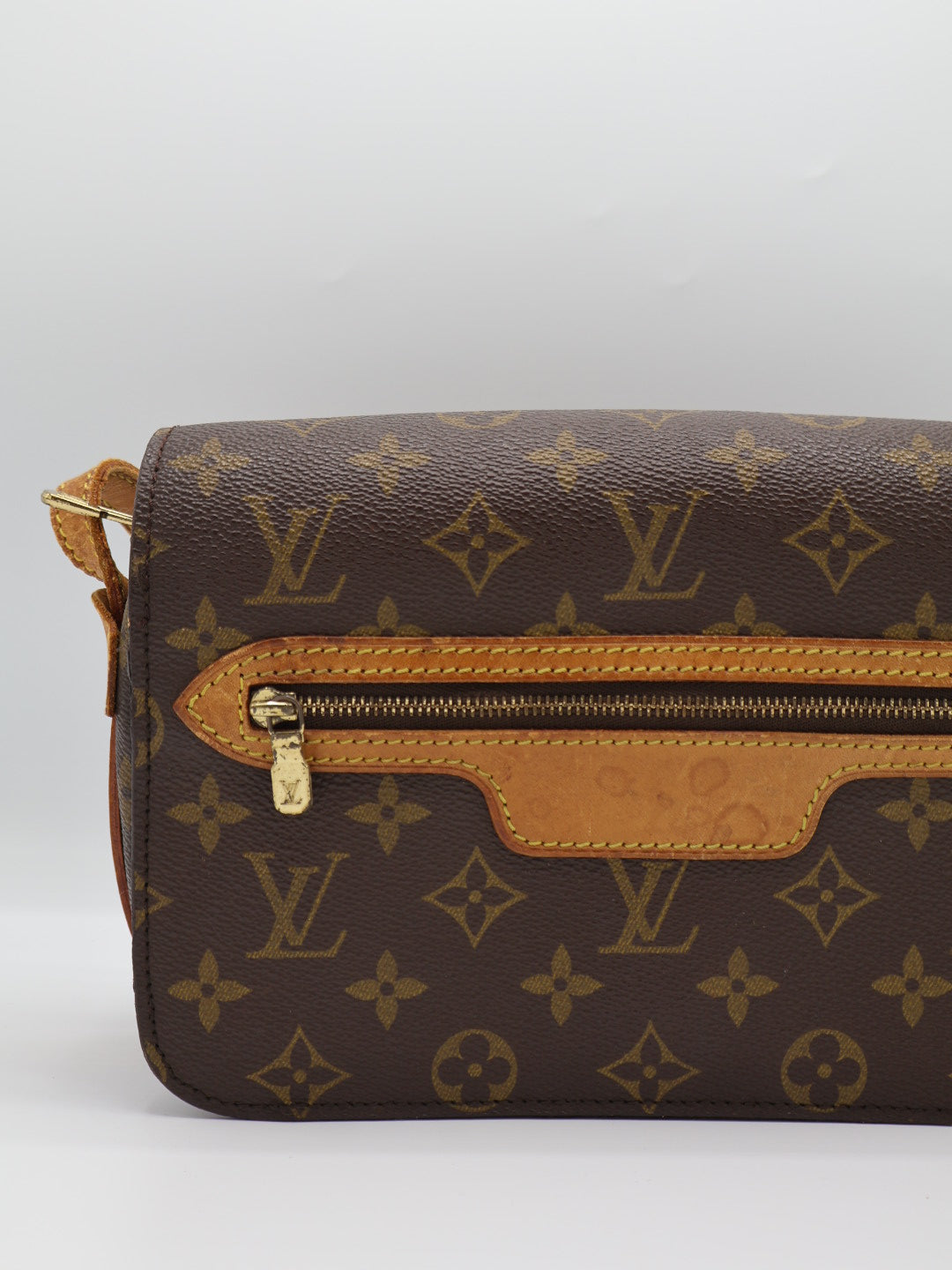 LOUIS VUITTON SAINT GERMAIN 24