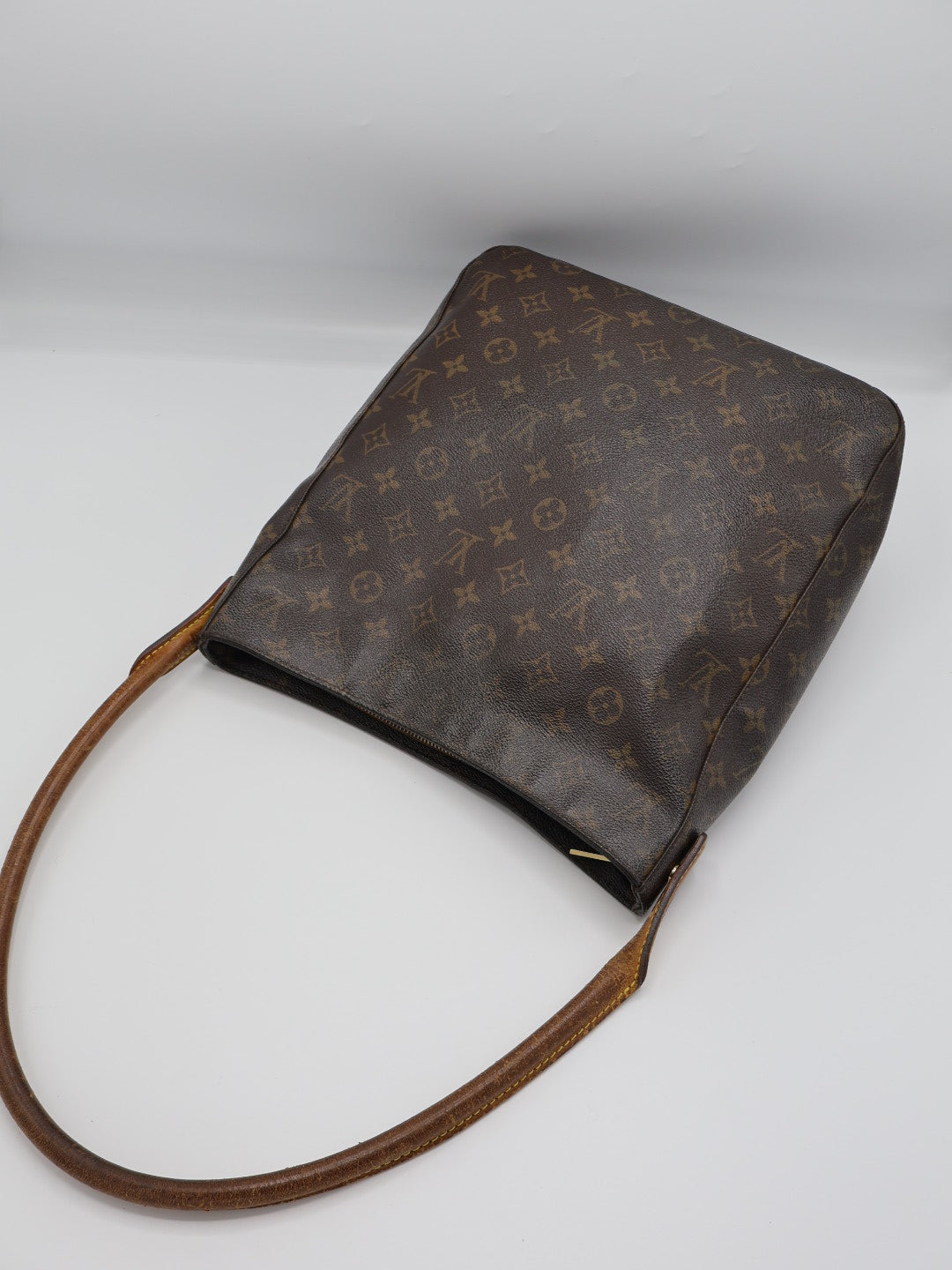 LOUIS VUITTON LOOPING GM