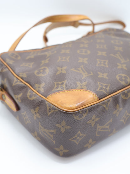 LOUIS VUITTON TROCADERO 30