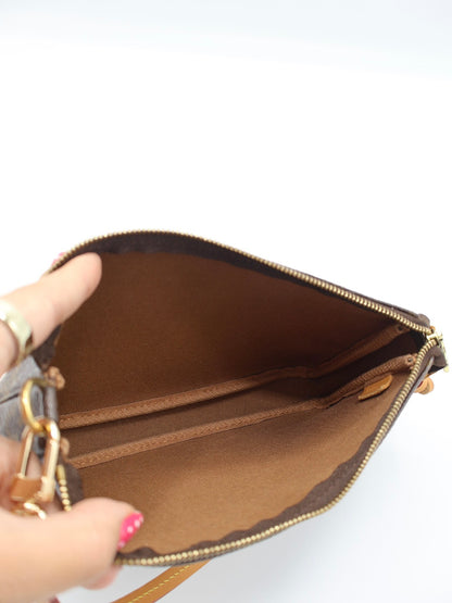 LOUIS VUITTON POCHETTE ACCESSOIRES