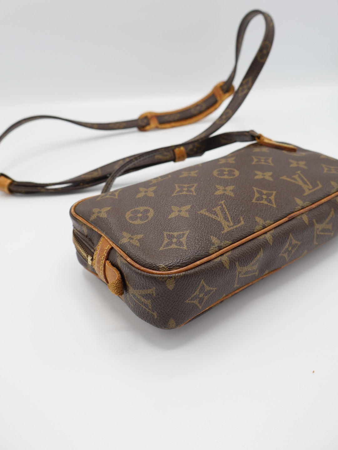 LOUIS VUITTON MARLY BANDOULIÈRE