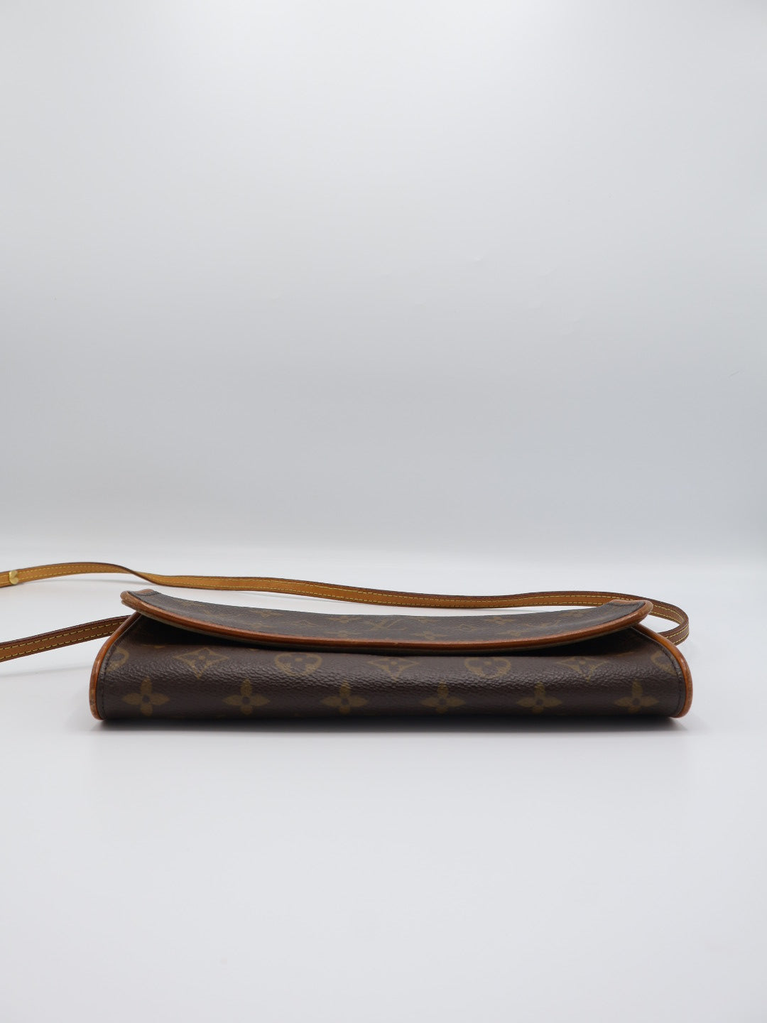 LOUIS VUITTON POCHETTE TWIN
