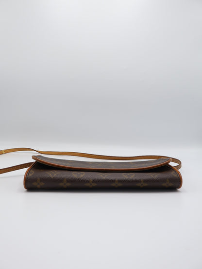 LOUIS VUITTON POCHETTE TWIN