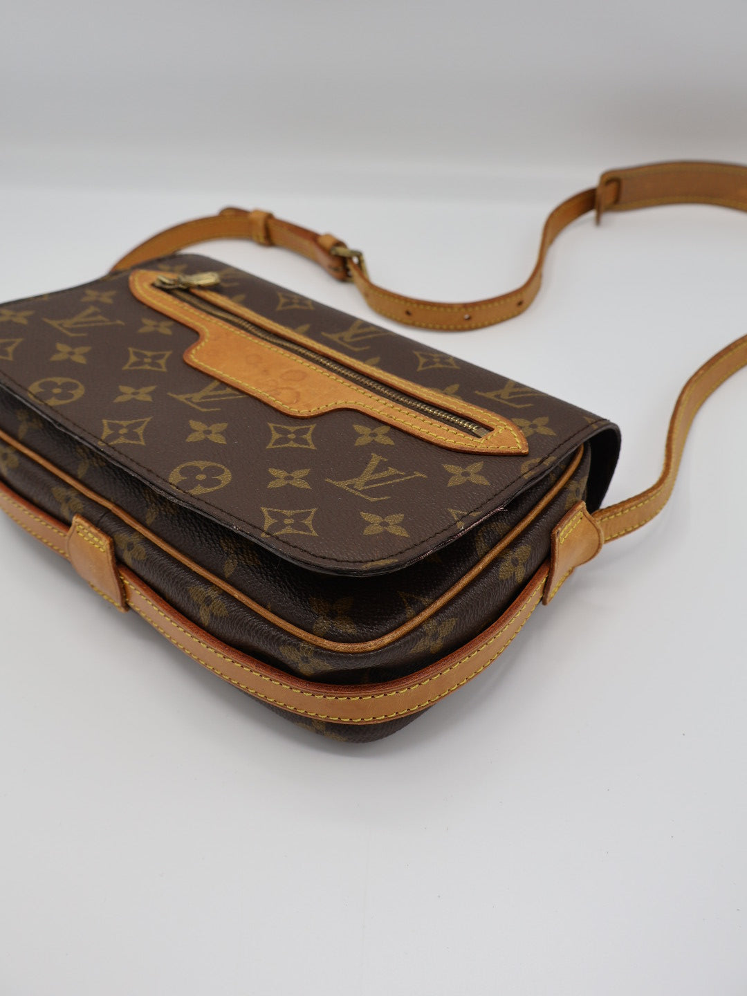 LOUIS VUITTON SAINT GERMAIN 24