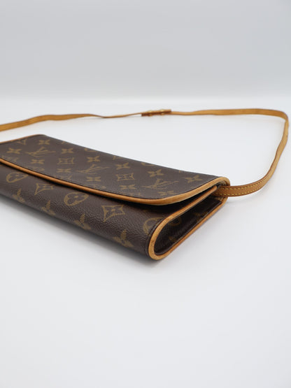 LOUIS VUITTON POCHETTE TWIN