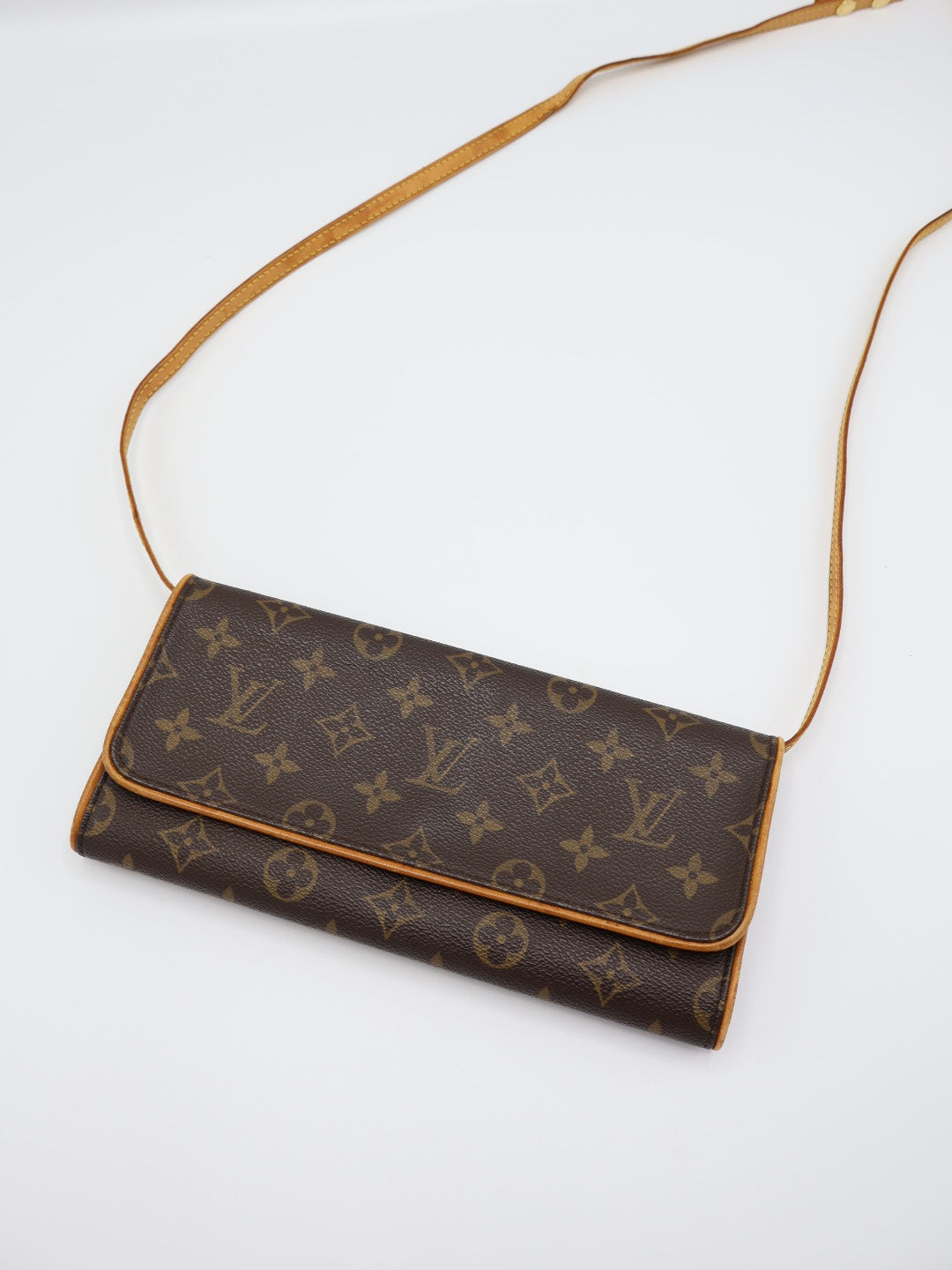 LOUIS VUITTON POCHETTE TWIN