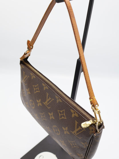 LOUIS VUITTON POCHETTE ACCESSOIRES