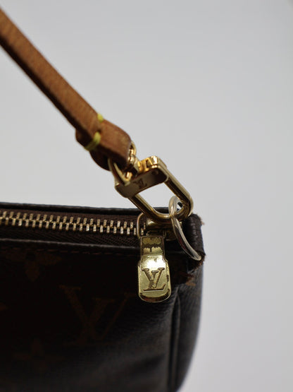 LOUIS VUITTON POCHETTE ACCESSOIRES