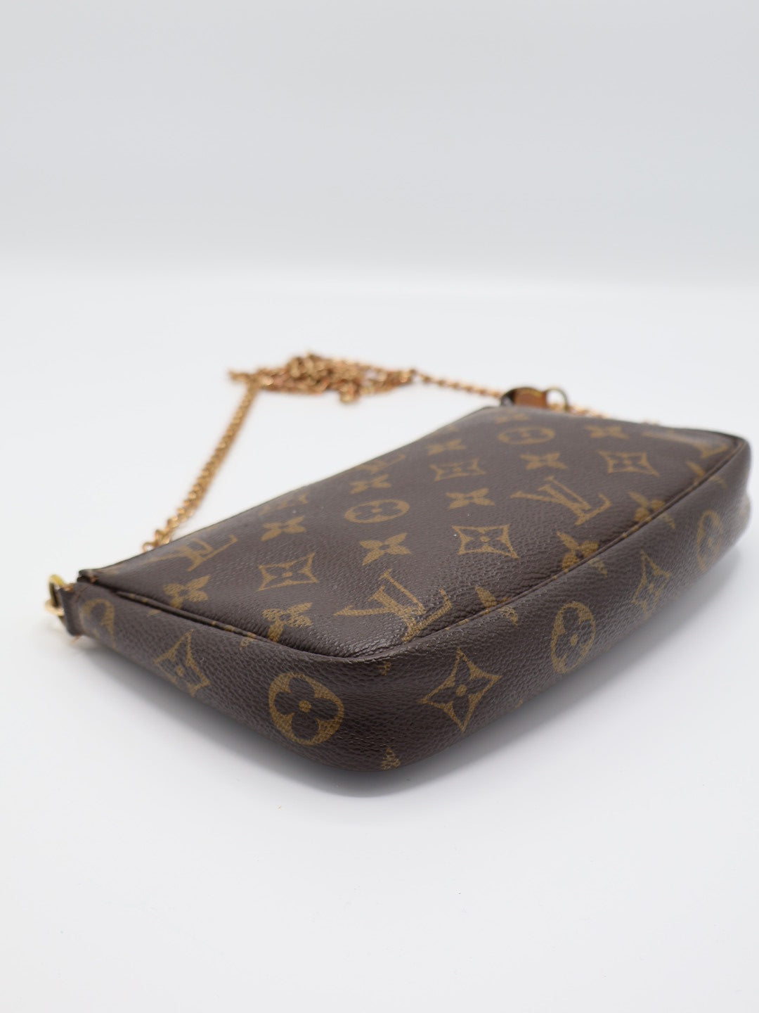 LOUIS VUITTON POCHETTE