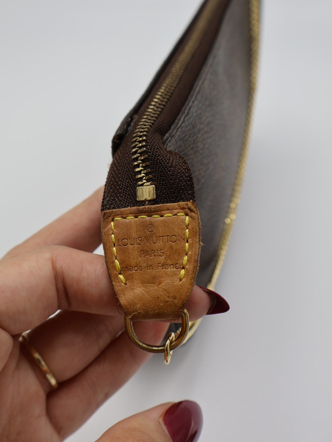 LOUIS VUITTON POCHETTE