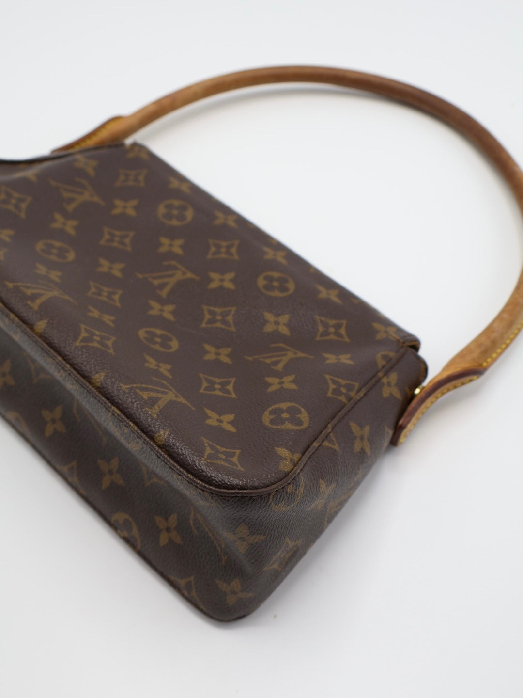 LOUIS VUITTON LOOPING PM