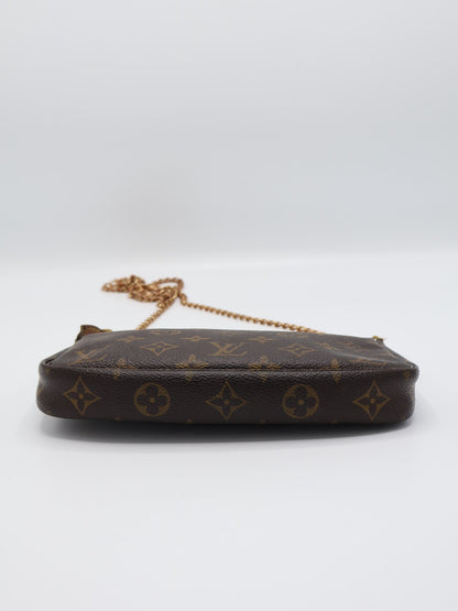 LOUIS VUITTON POCHETTE