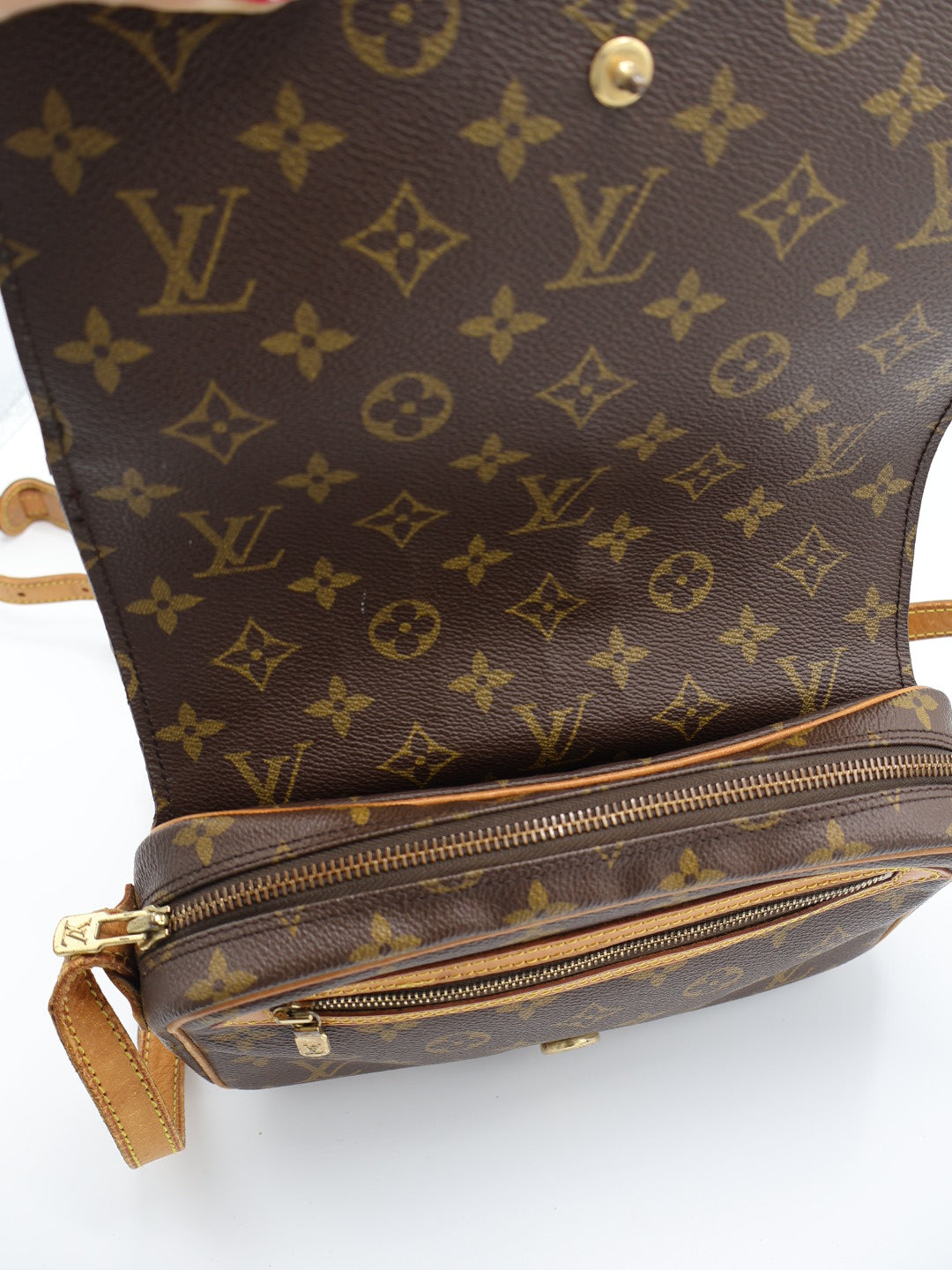 LOUIS VUITTON SAINT GERMAIN 24