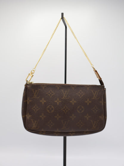 LOUIS VUITTON POCHETTE