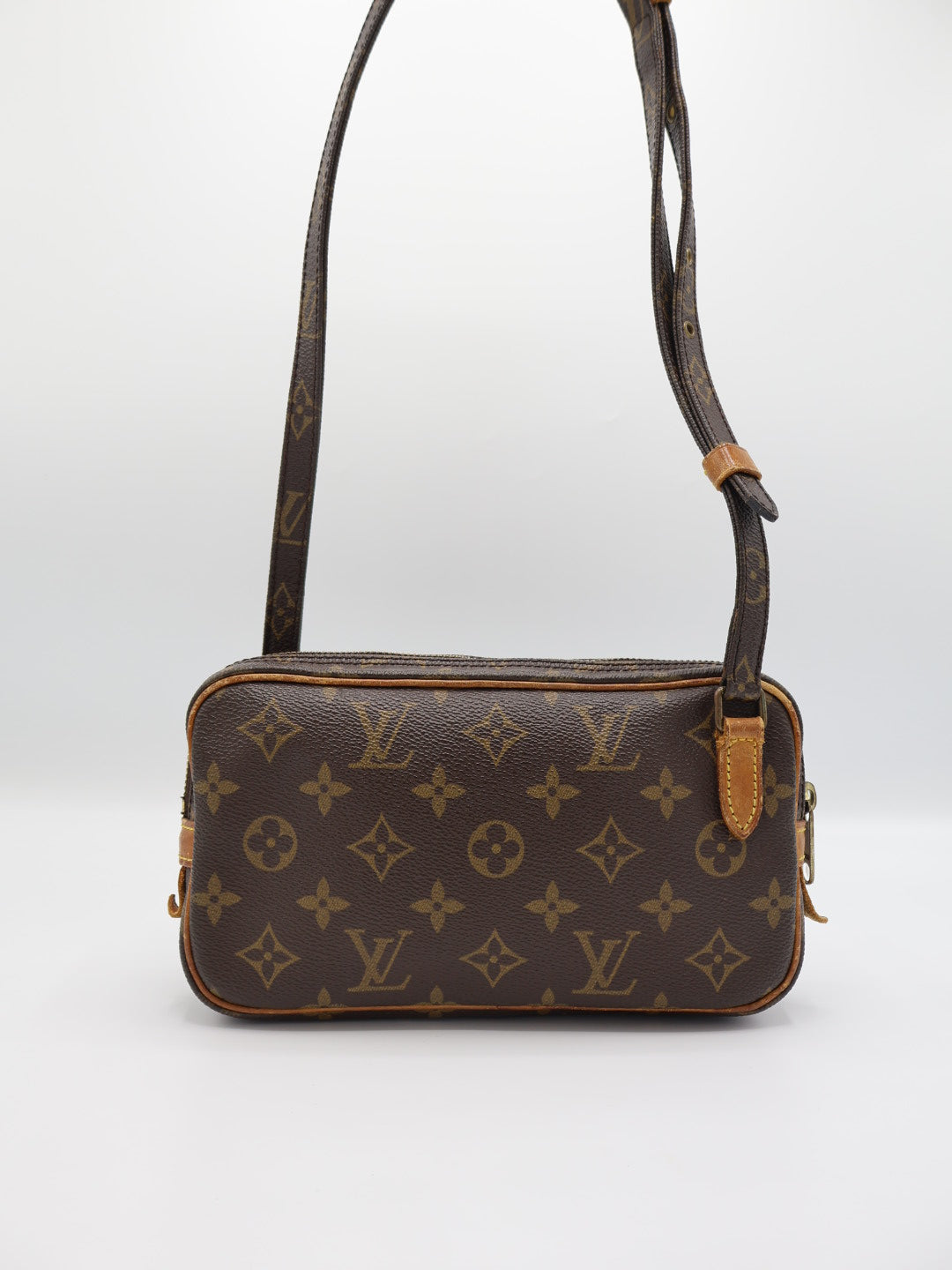 LOUIS VUITTON MARLY BANDOULIÈRE