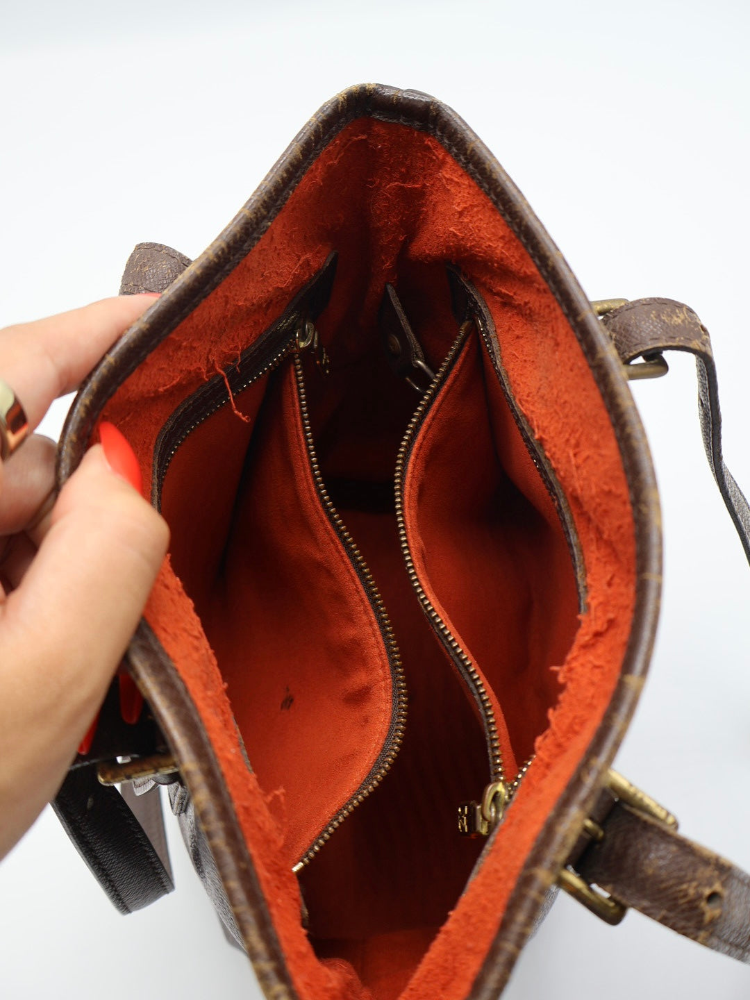 LOUIS VUITTON MARAIS BUCKET