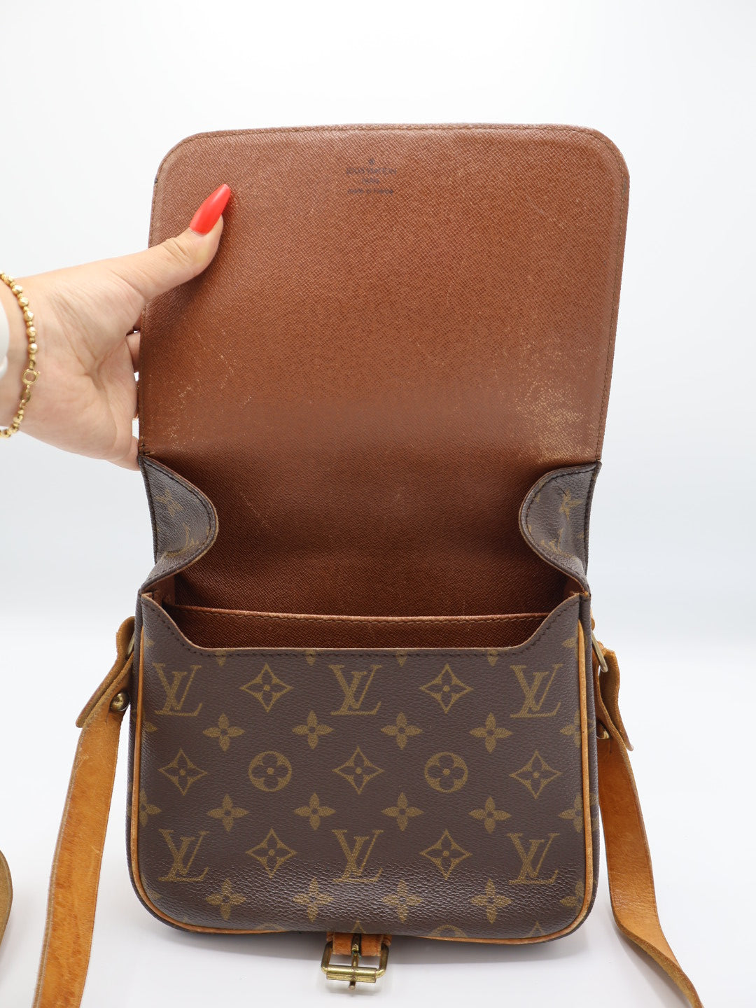 LOUIS VUITTON CARTOUCHIÈRE MM