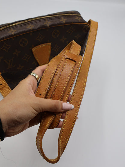 LOUIS VUITTON JEUNEFILLE GM