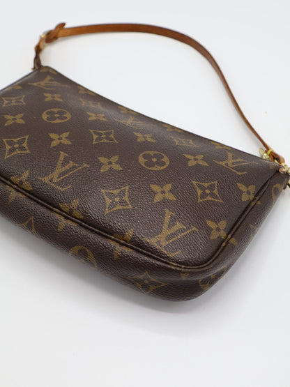 LOUIS VUITTON POCHETTE ACCESSOIRES