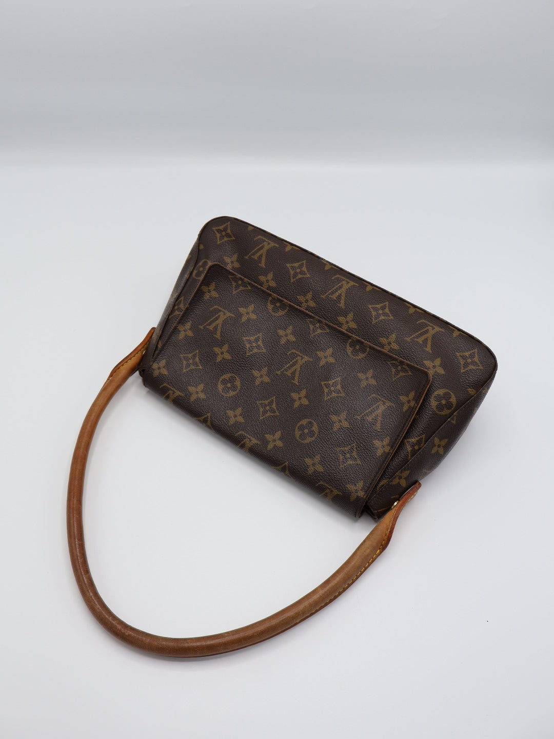 LOUIS VUITTON LOOPING PM