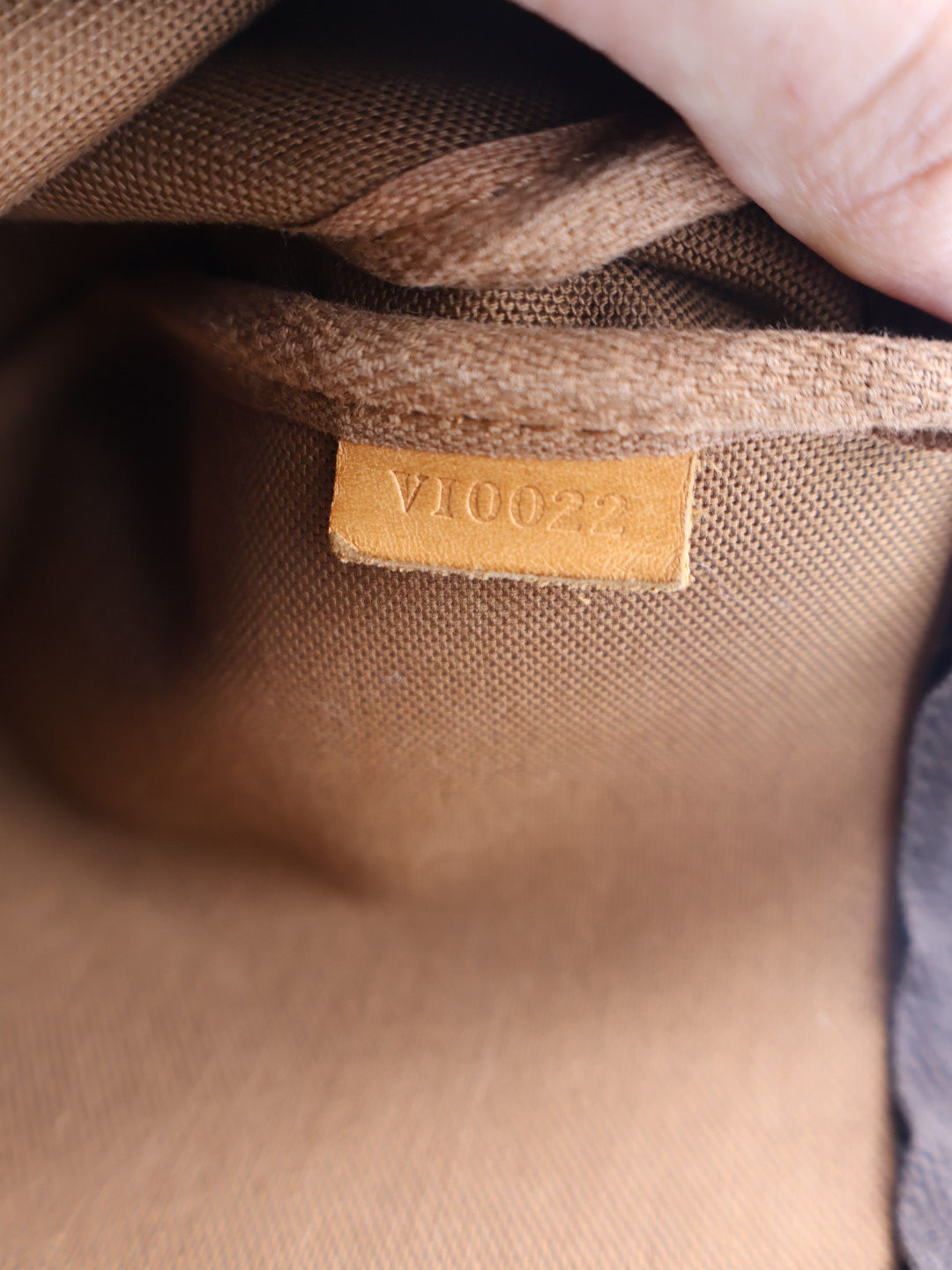 LOUIS VUITTON POCHETTE ACCESSOIRES
