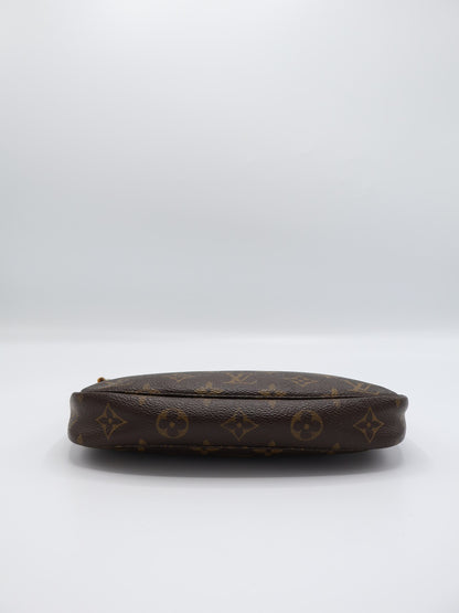 LOUIS VUITTON POCHETTE ACCESSOIRES