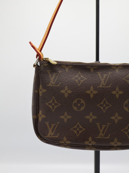 LOUIS VUITTON POCHETTE
