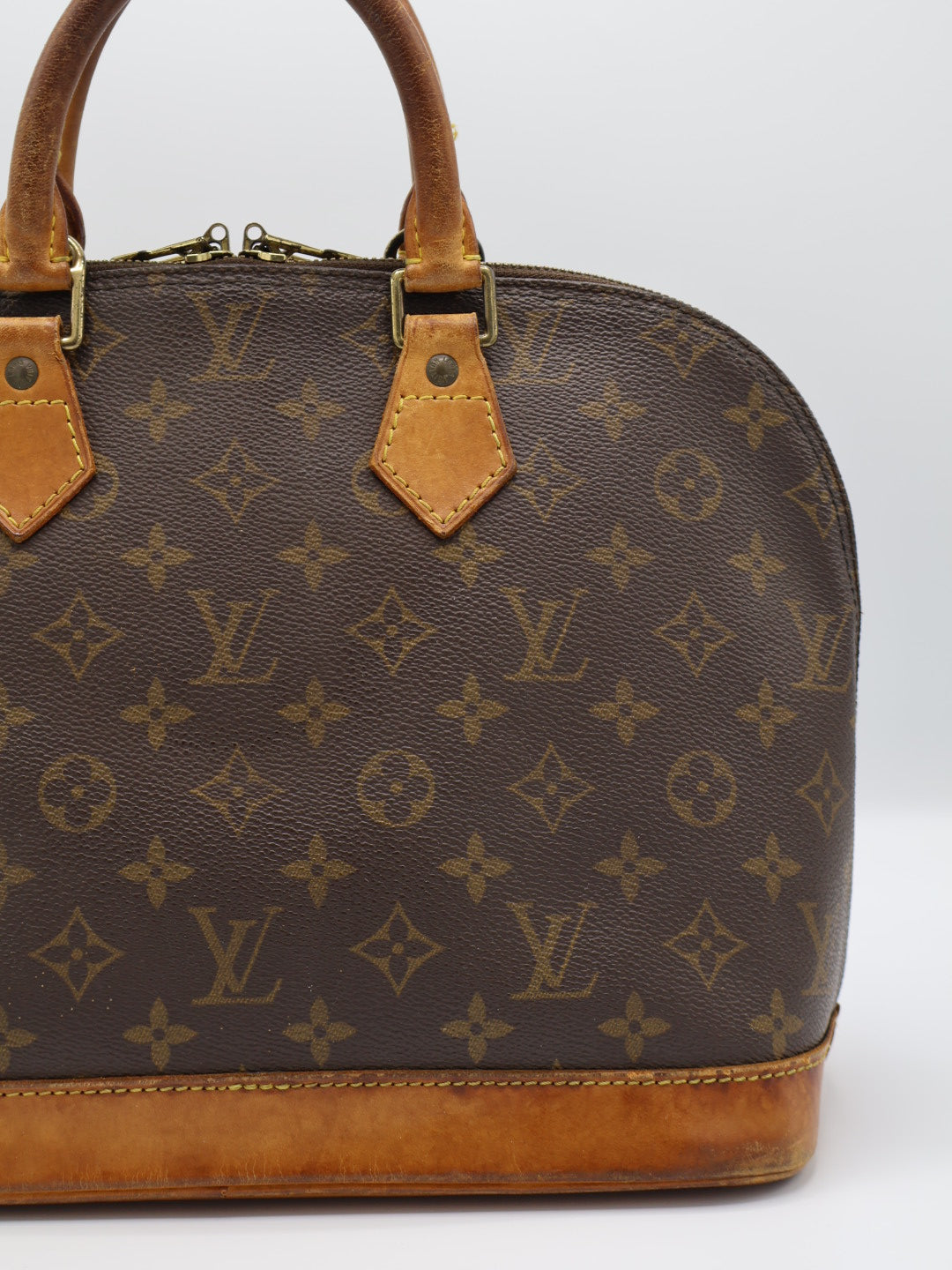 LOUIS VUITTON ALMA