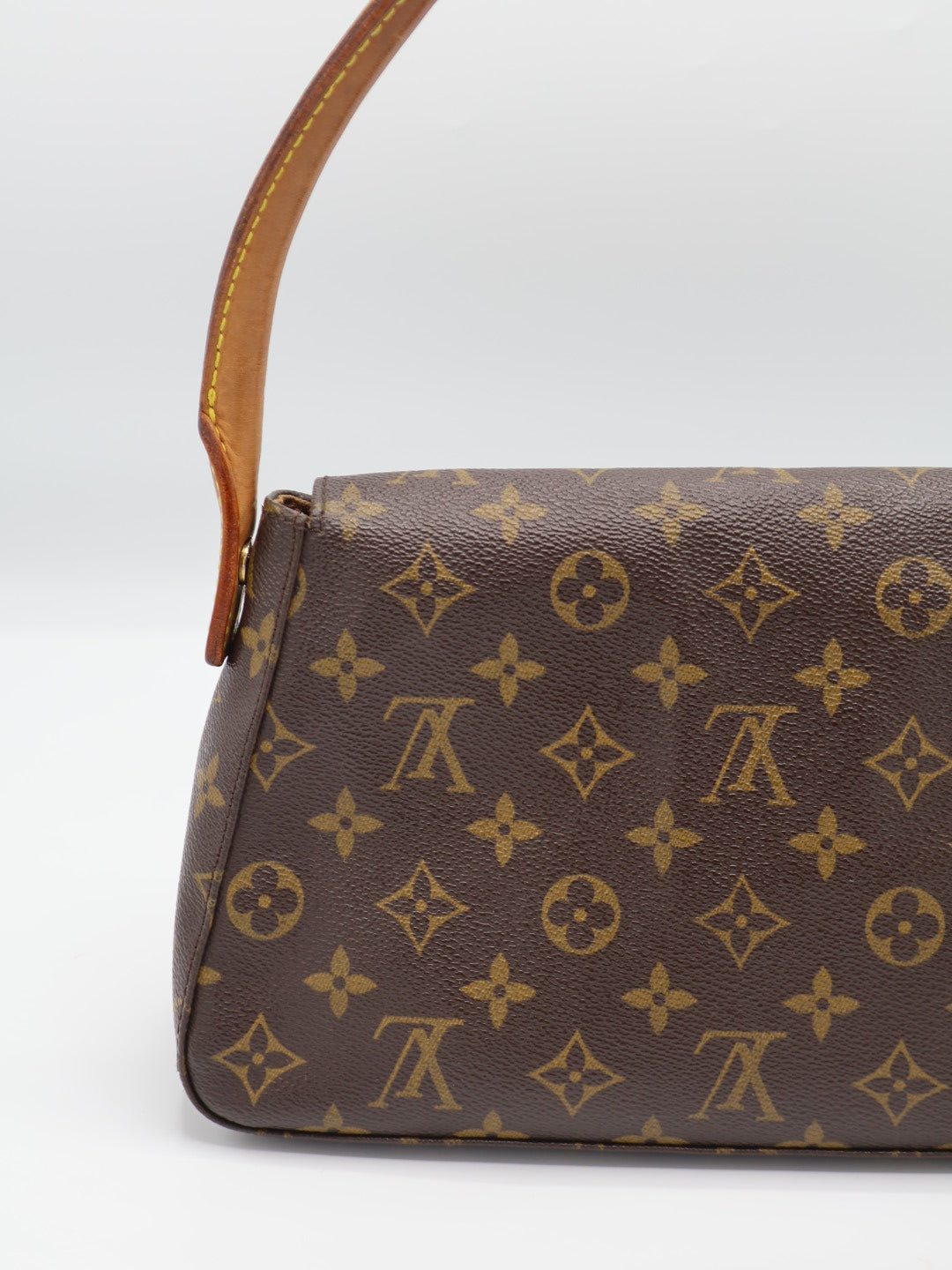 LOUIS VUITTON LOOPING PM