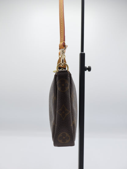 LOUIS VUITTON POCHETTE ACCESSOIRES