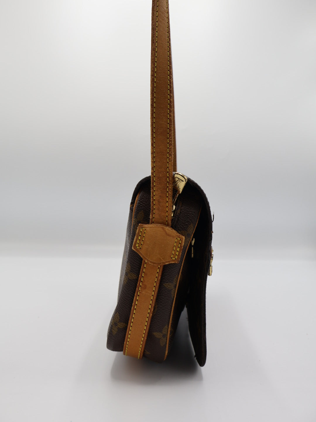 LOUIS VUITTON SAINT GERMAIN 24