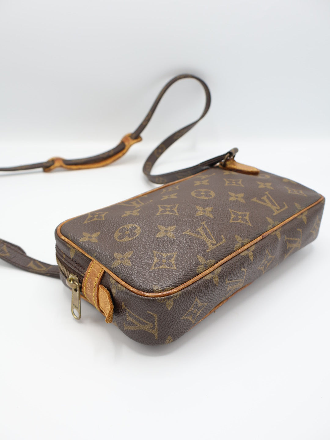 LOUIS VUITTON MARLY BANDOULIÈRE