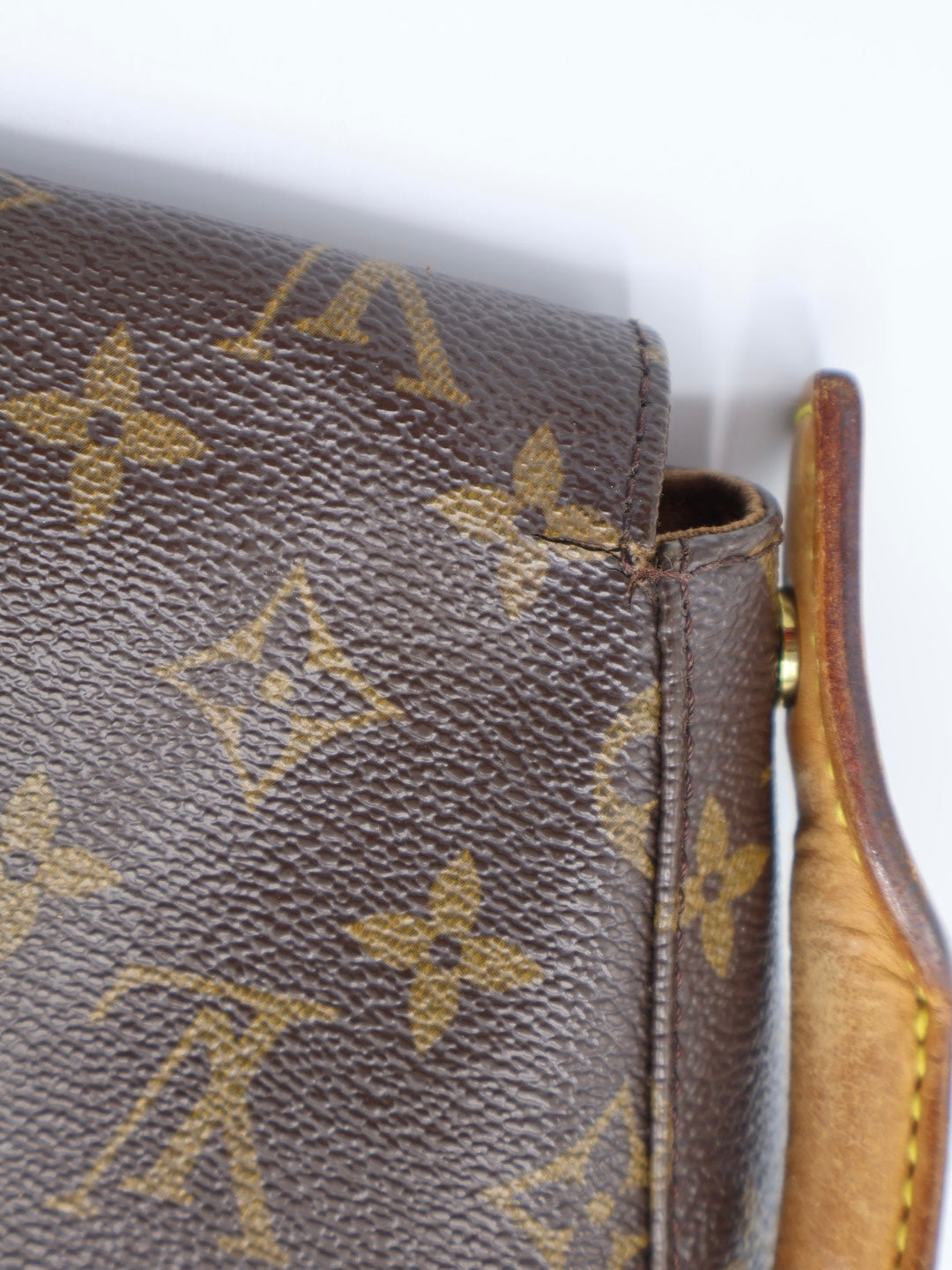 LOUIS VUITTON LOOPING PM