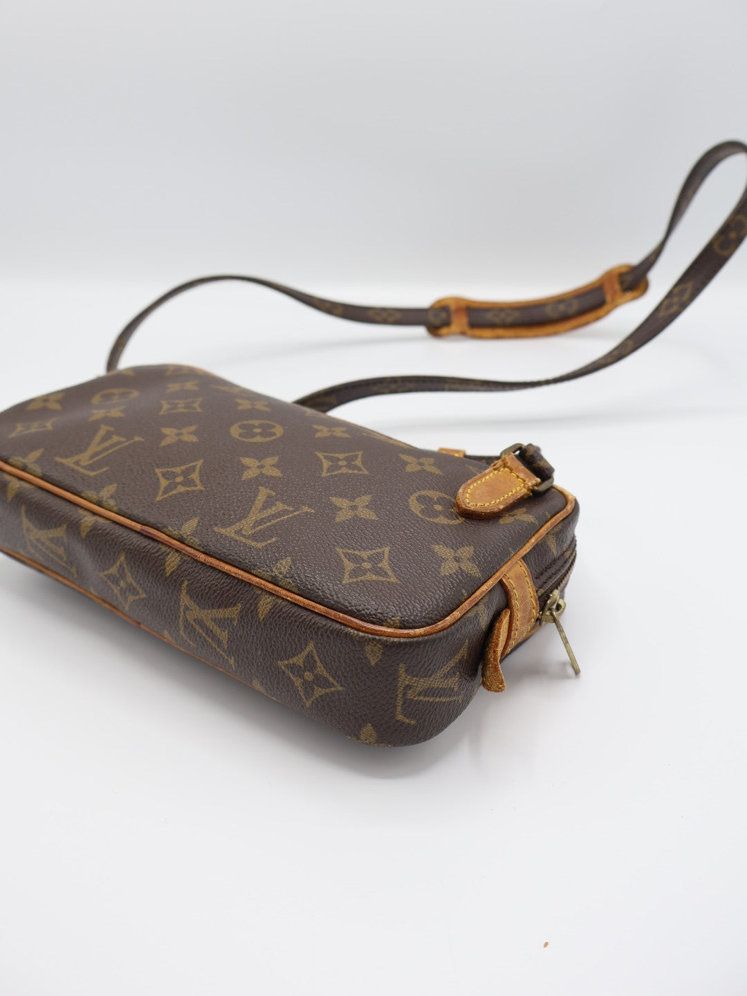 LOUIS VUITTON MARLY BANDOULIÈRE