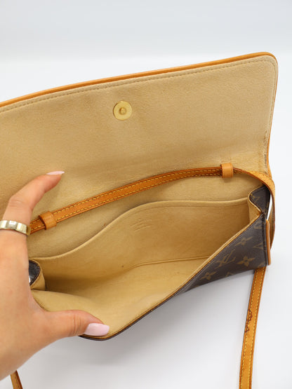 LOUIS VUITTON POCHETTE TWIN