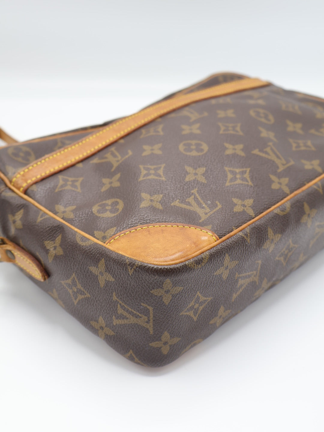 LOUIS VUITTON TROCADERO 30