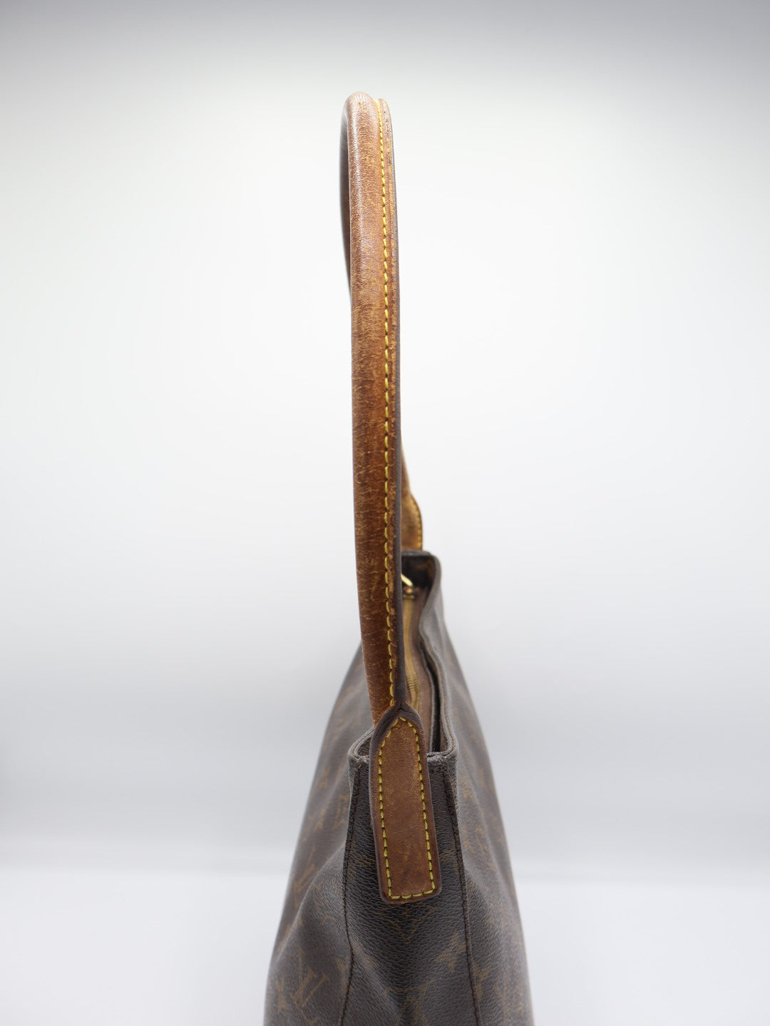 LOUIS VUITTON LOOPING GM