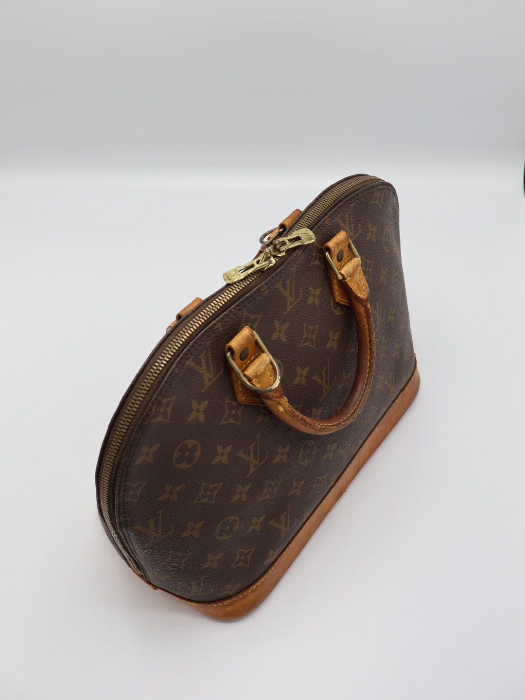 LOUIS VUITTON ALMA