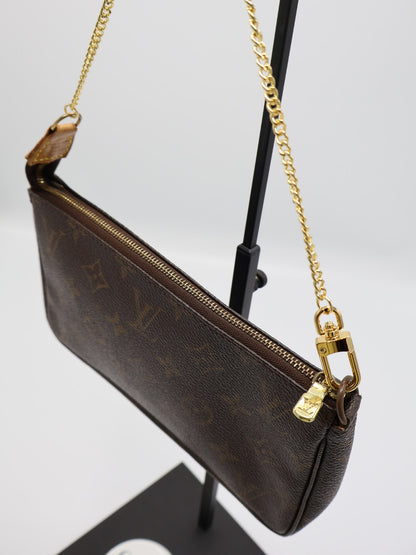 LOUIS VUITTON POCHETTE