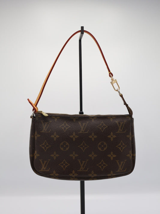 LOUIS VUITTON POCHETTE
