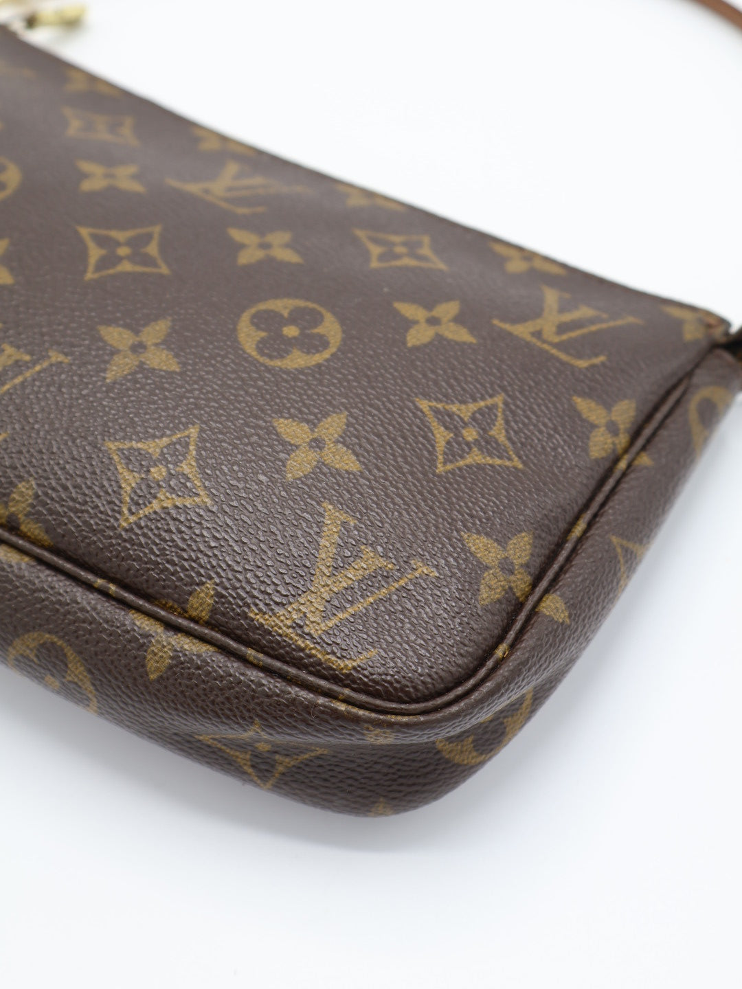 LOUIS VUITTON POCHETTE ACCESSOIRES