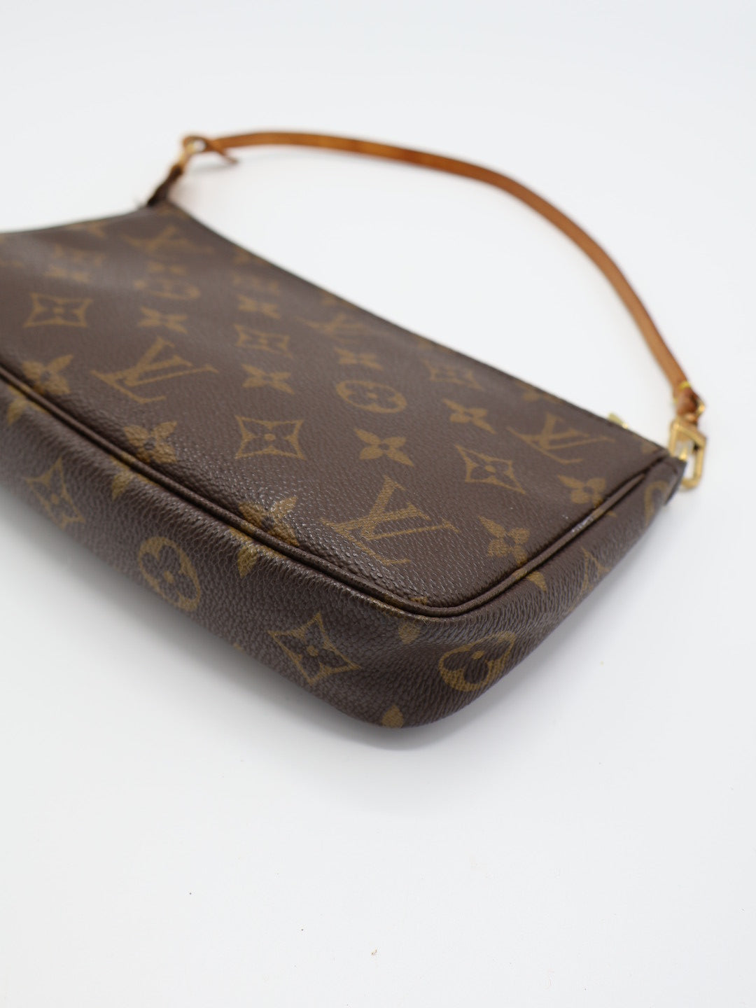 LOUIS VUITTON POCHETTE ACCESSOIRES