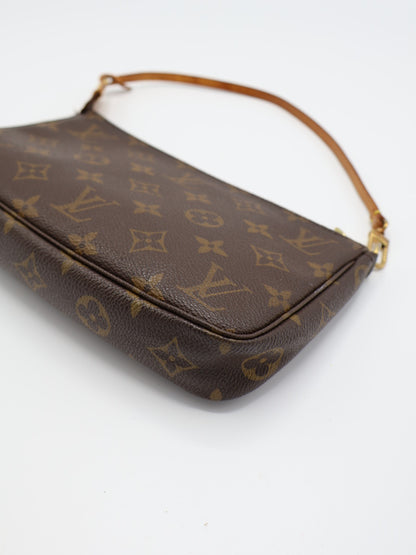 LOUIS VUITTON POCHETTE ACCESSOIRES